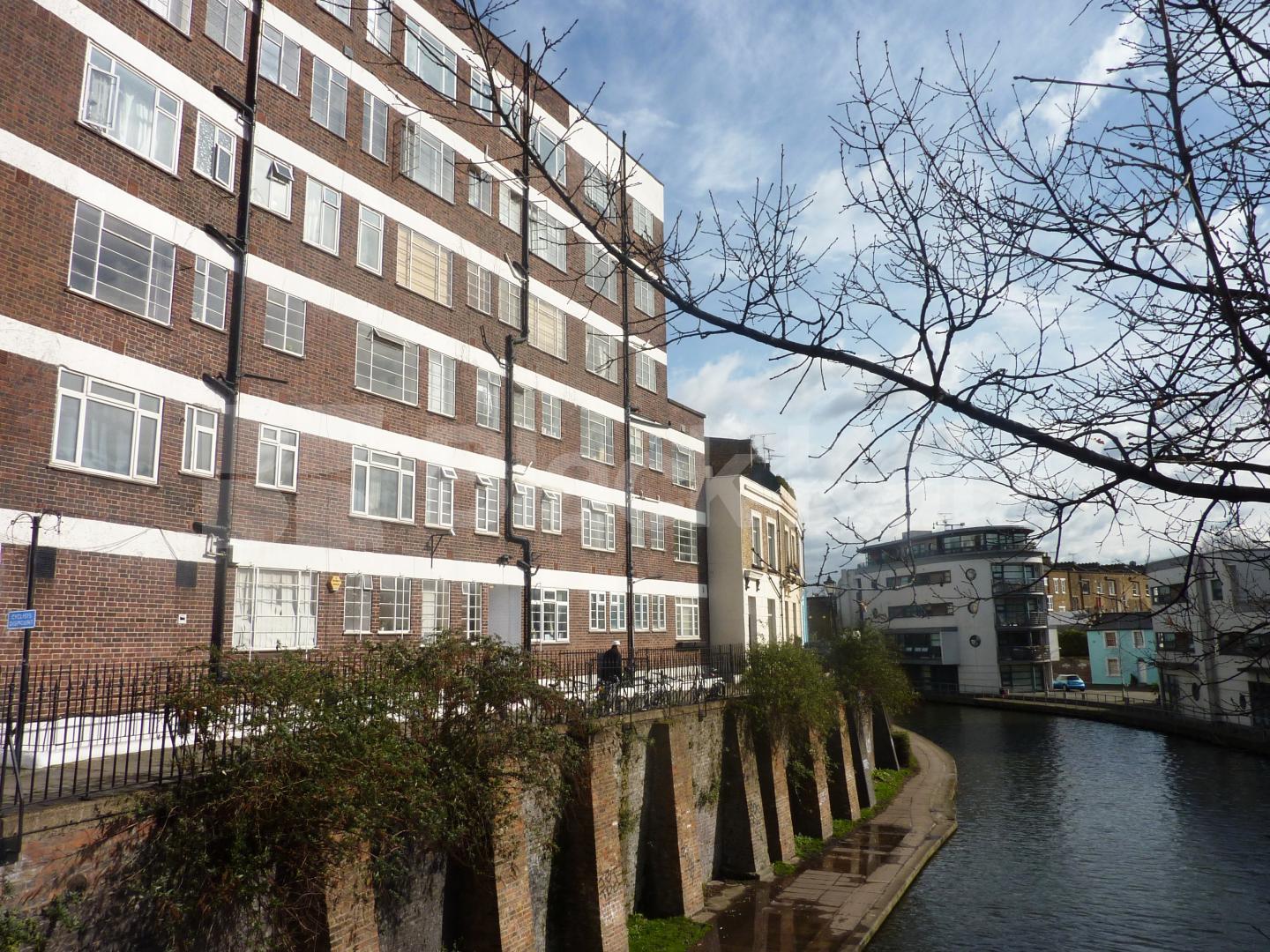 			BY REGENTS CANAL!, 2 Bedroom, 1 bath, 1 reception Flat			 Highstone Mansions Camden Road, CAMDEN